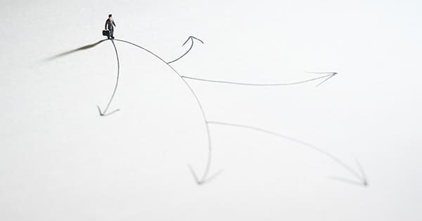 現職に留まるか、転職するか